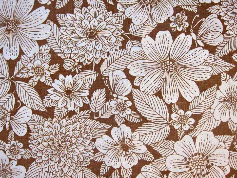 Graziela-茶色のレトロクールな花柄模様-ヴィンテージはぎれ-幅128cm.jpg