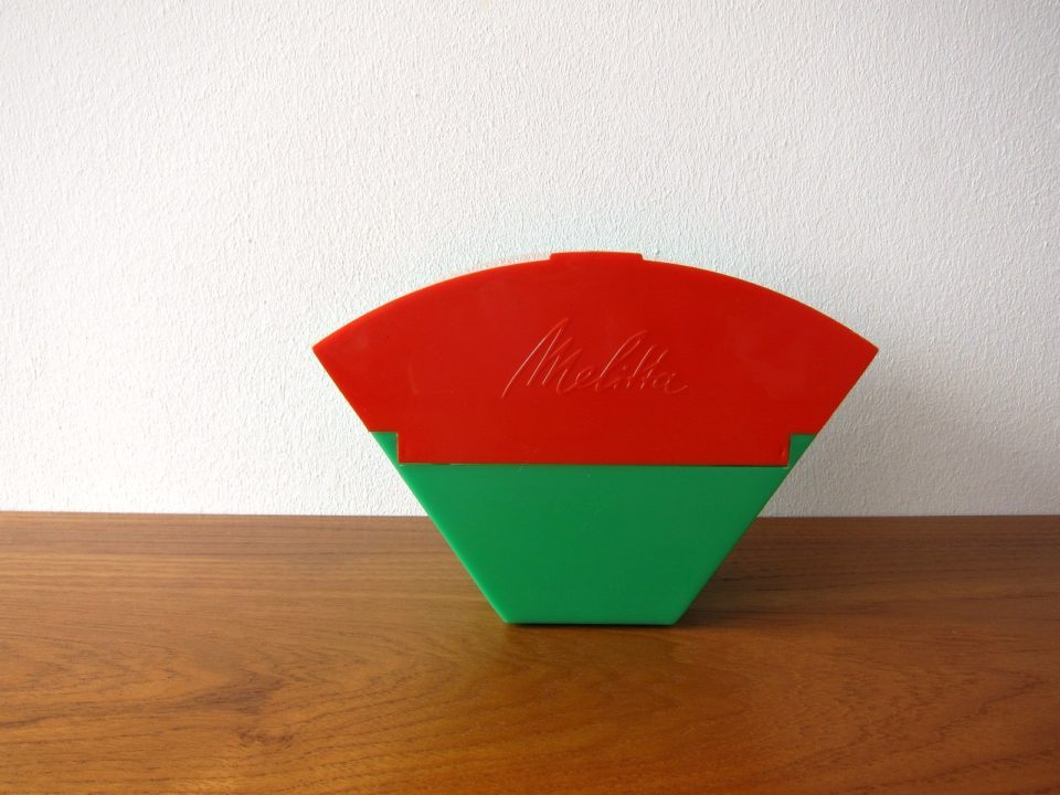 Melittaのコーヒーフィルターペーパーホルダー-赤と緑-ヴィンテージ-.jpg