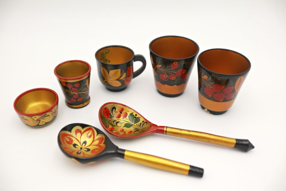 ロシア民芸品 ホフロマ塗りヴィンテージカップとスプーン7点セット  