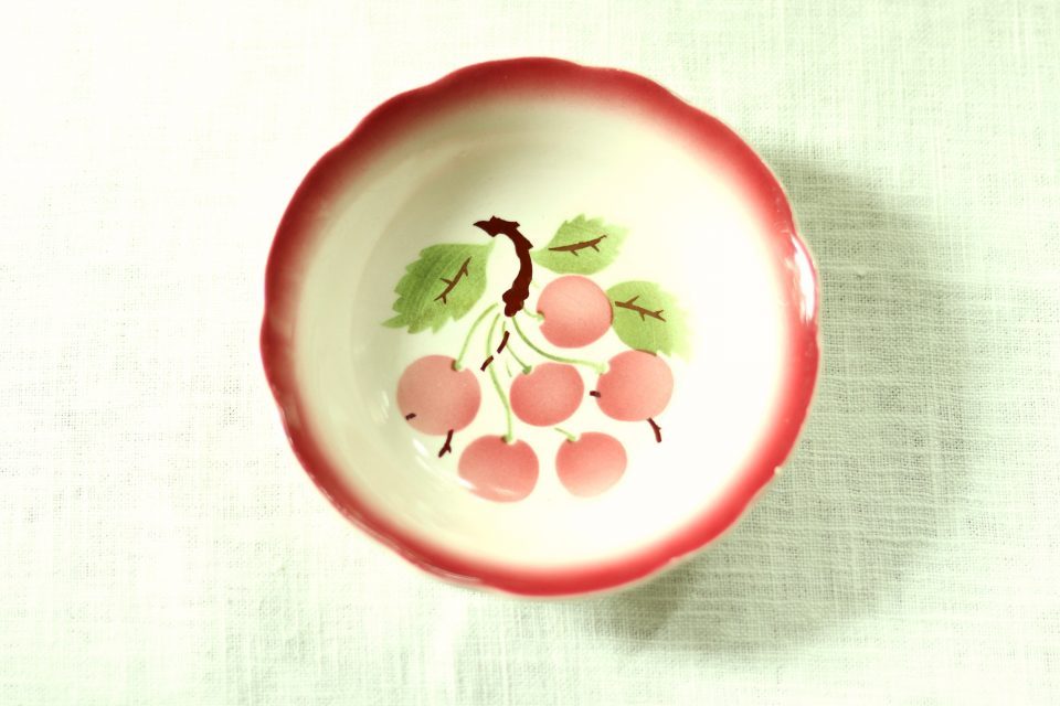 ハンガリー産 GRANIT さくらんぼ柄レトロ小皿