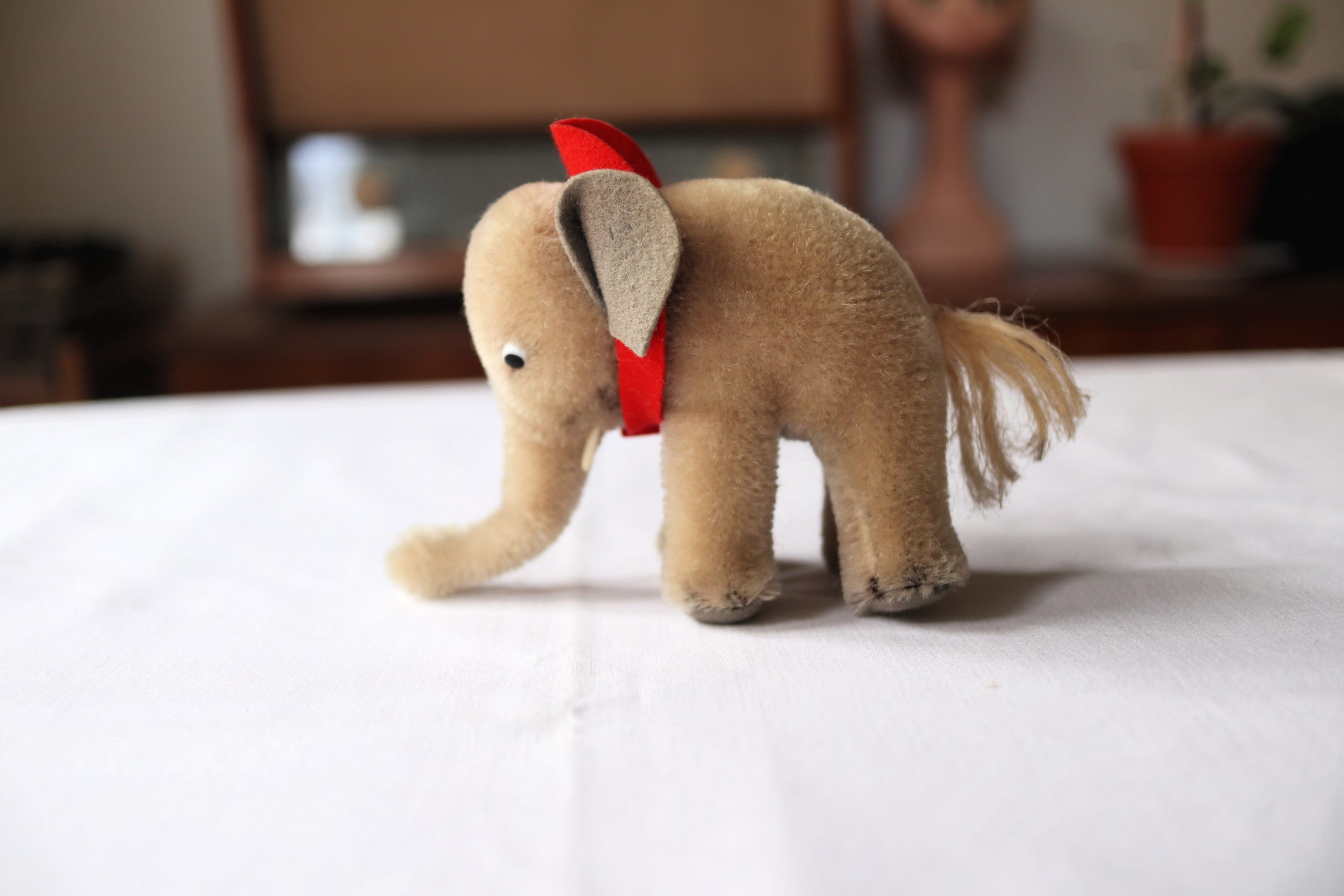 蚤の市レトロ ゾウのヴィンテージぬいぐるみ Frau Vintage