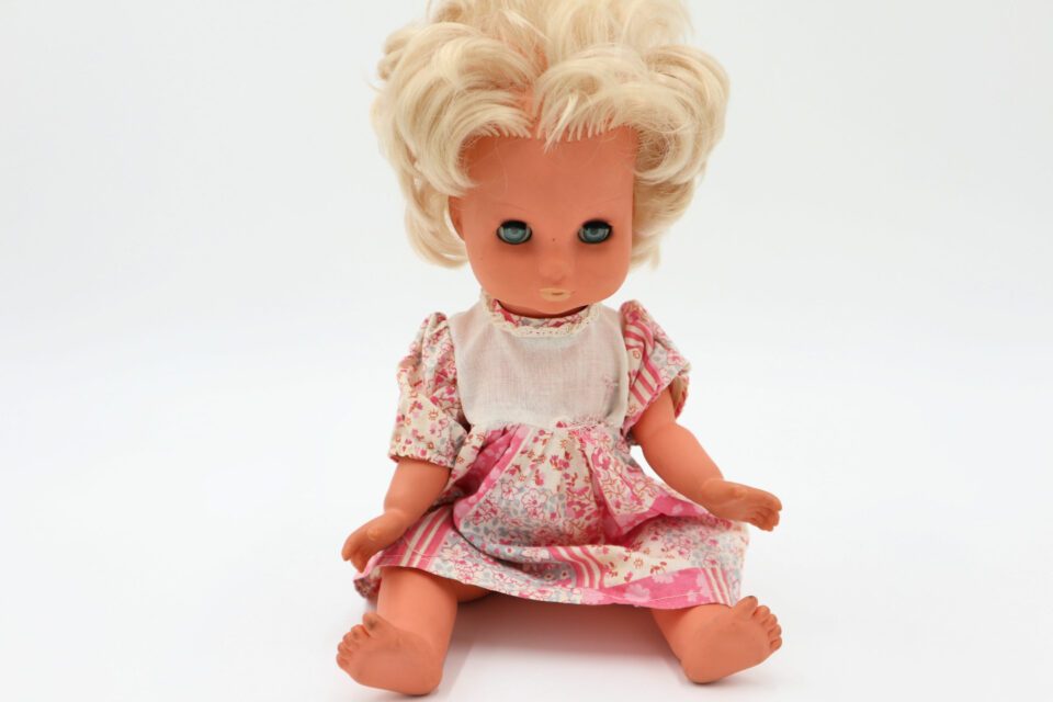 ブロンドヘアのヴィンテージ少女ドール | Frau Vintage
