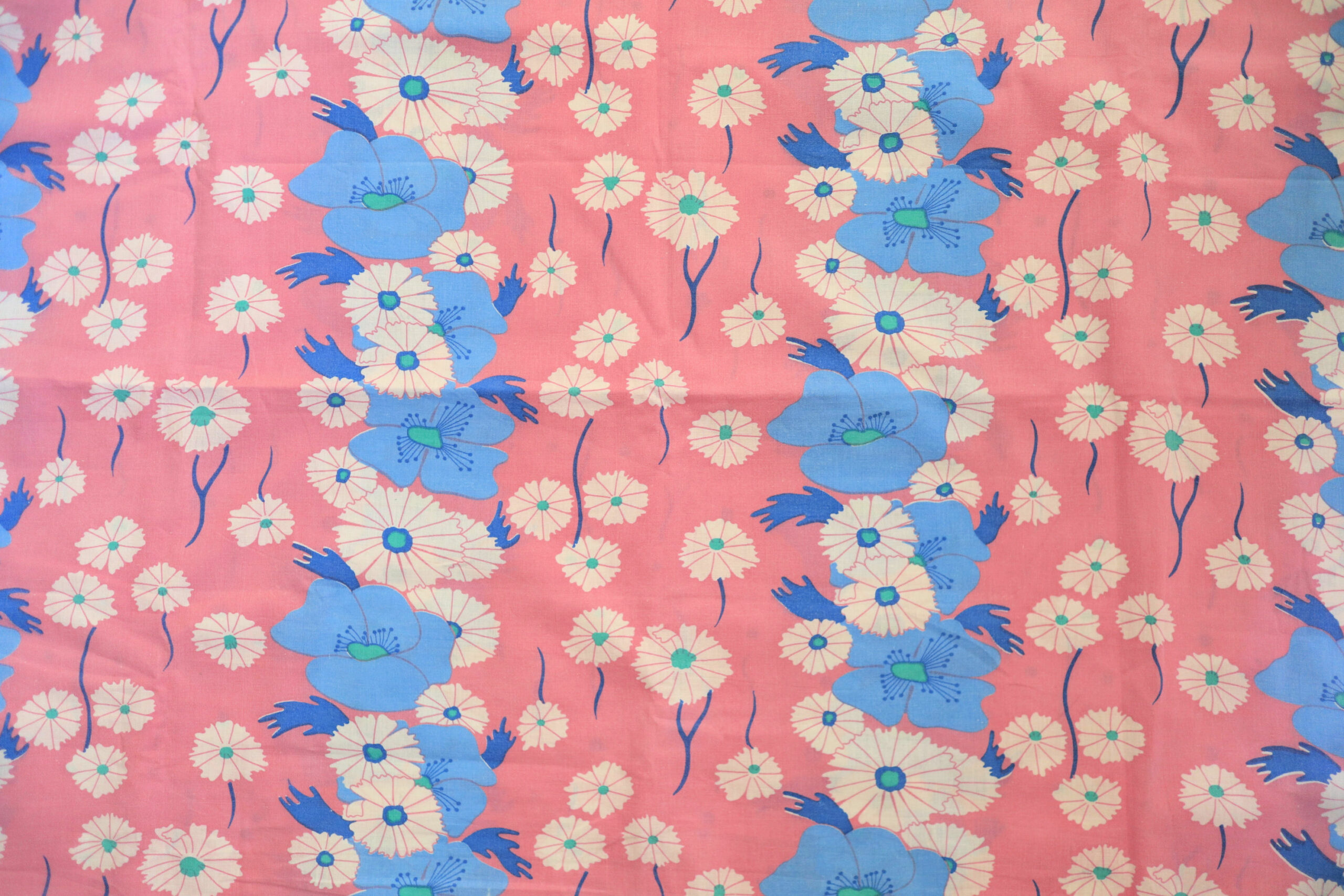 ピンクとブルーのお花 レトロ柄ヴィンテージ布 幅130cm Frau Vintage