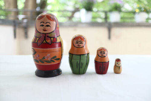 ロシアVintage スマイルマトリョーシカ4姉妹