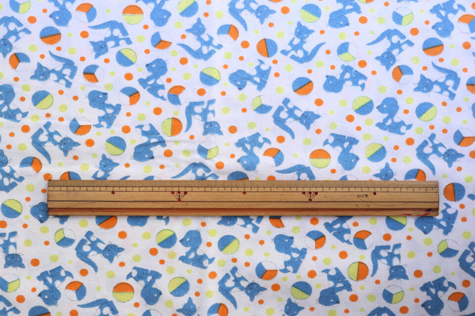 旧東ドイツ製 キャットドッグ柄ヴィンテージファブリック 92cm - 画像 (4)