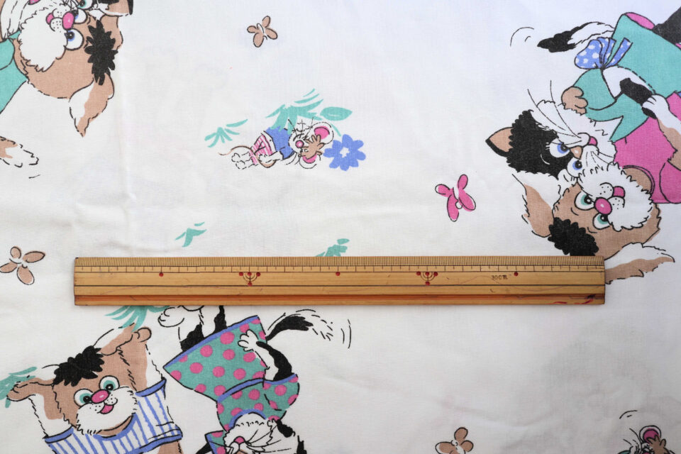 コミカルな犬キャラ柄ヴィンテージ生地 128cm - 画像 (4)