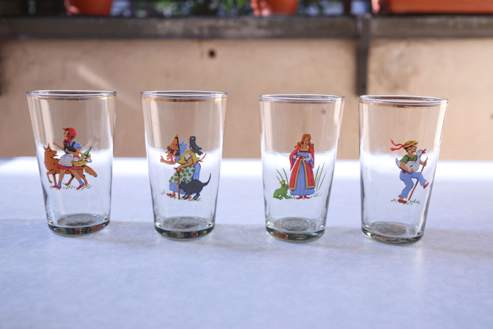 欧州RETRO 童話イラスト入りヴィンテージミニグラス4点セット