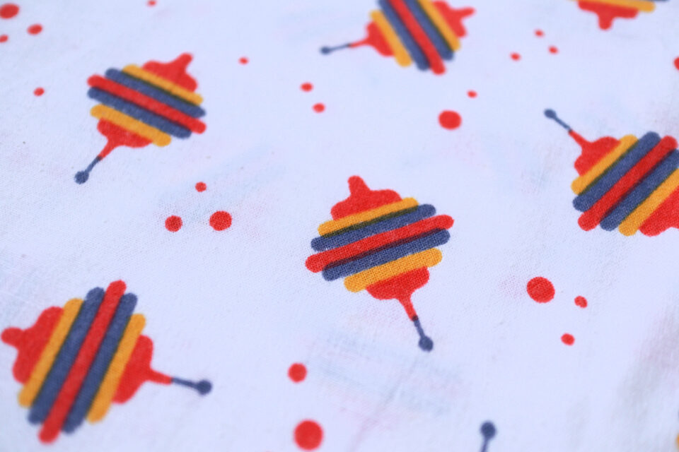 旧東ドイツVintage コマ柄レトロファブリック 85cm - 画像 (3)