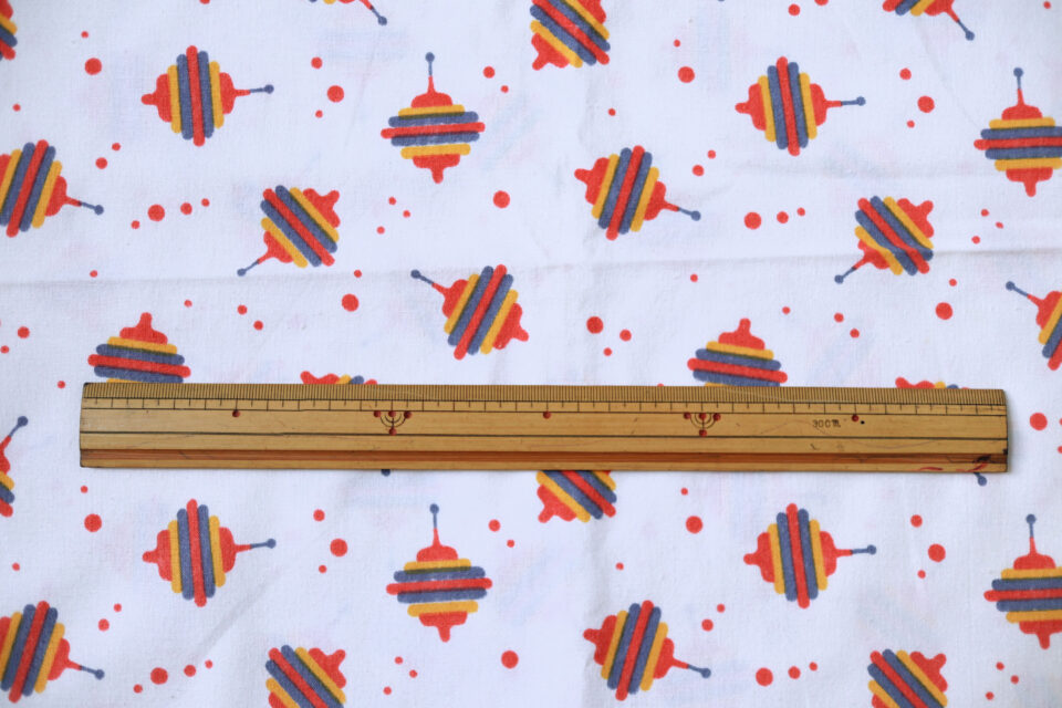 旧東ドイツVintage コマ柄レトロファブリック 85cm - 画像 (4)