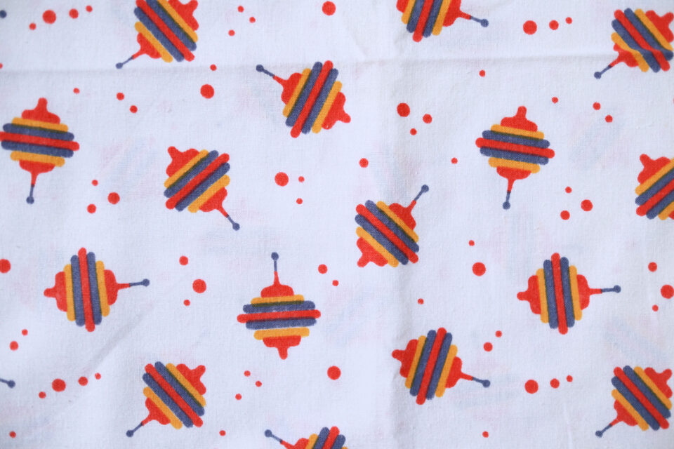 旧東ドイツVintage コマ柄レトロファブリック 85cm