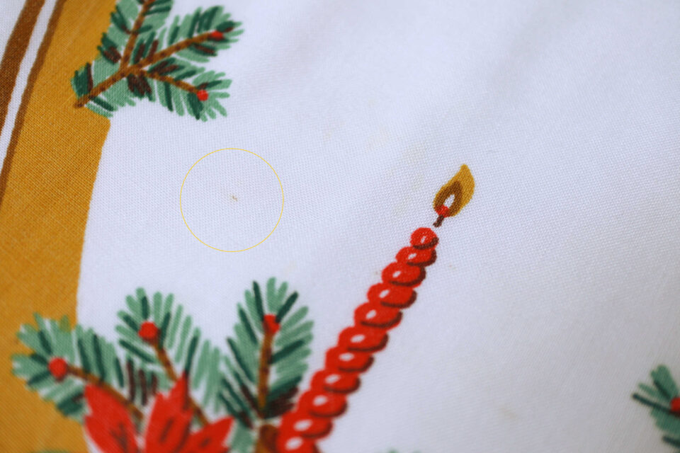 クリスマス仕様の楕円形ヴィンテージテーブルクロス - 画像 (4)