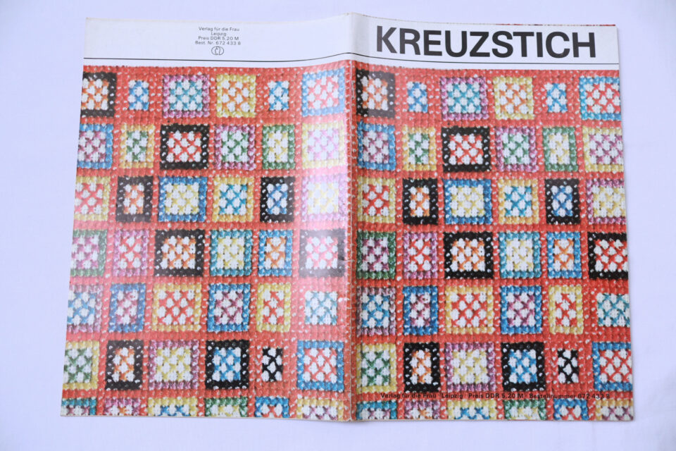 70年代Vintage 旧東ドイツのクロスステッチ図案集 - 画像 (6)