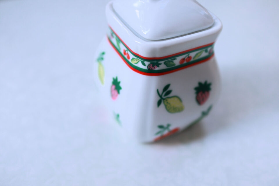 果物模様のヴィンテージ調味料入れ(陶器製) - 画像 (3)