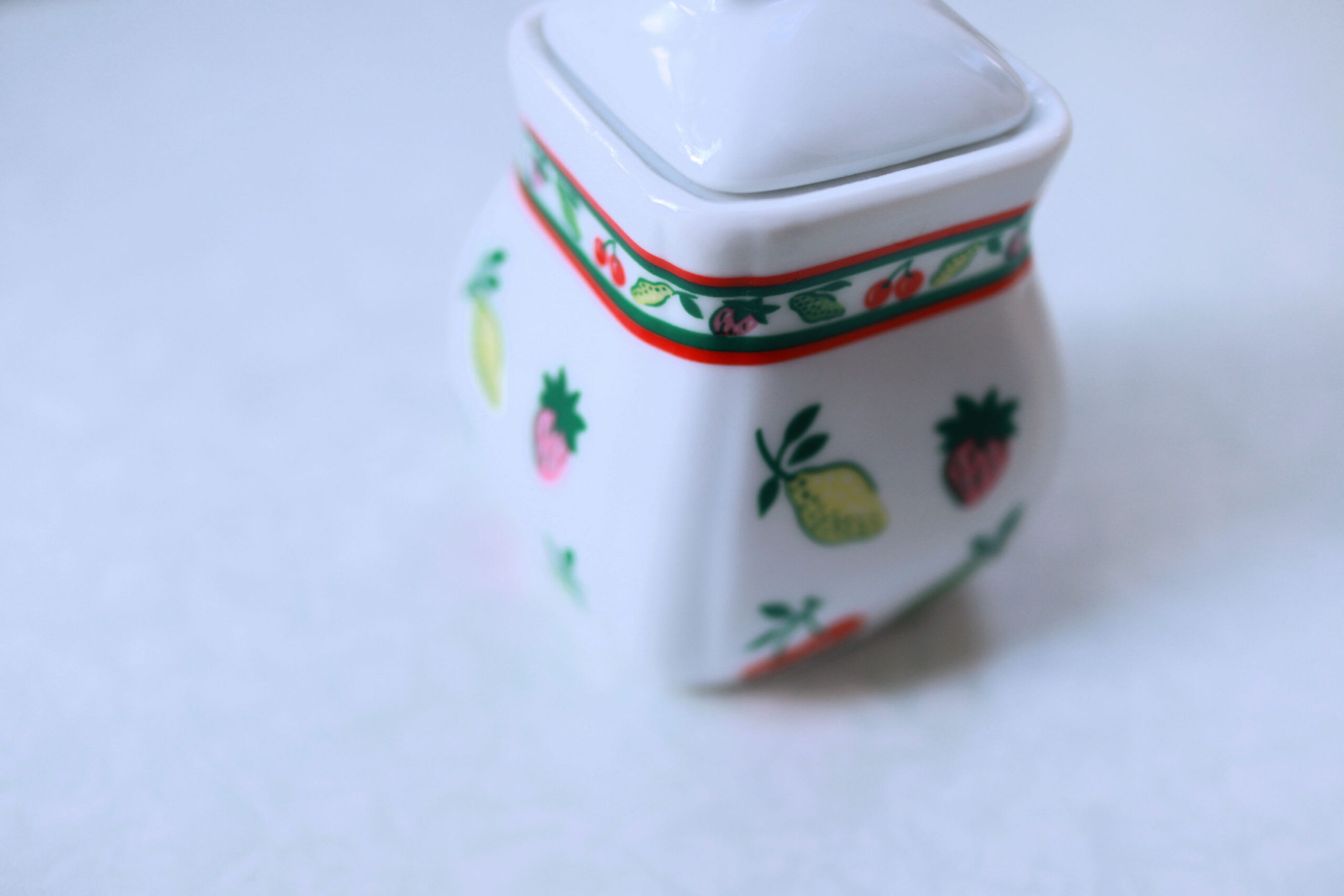 果物模様のヴィンテージ調味料入れ(陶器製)