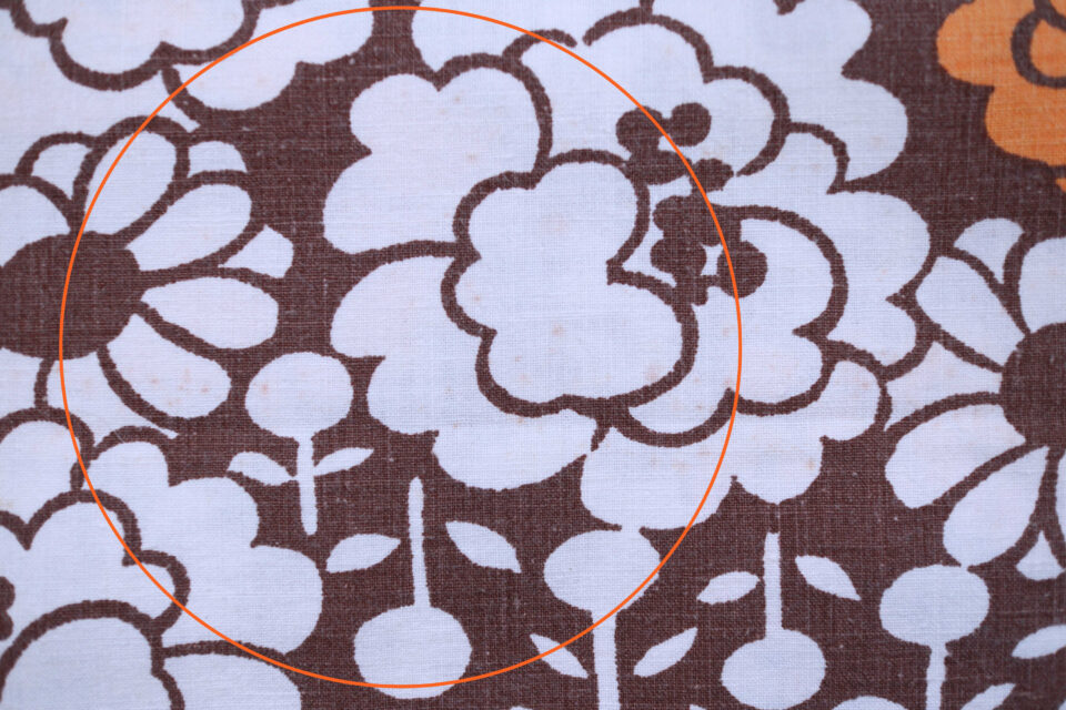 白色フラワー レトロな花柄ファブリック 幅130cm - 画像 (5)