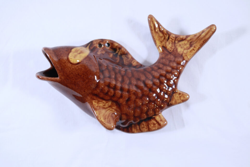 ユニークな魚型 陶器でできたヴィンテージ花器 - 画像 (5)