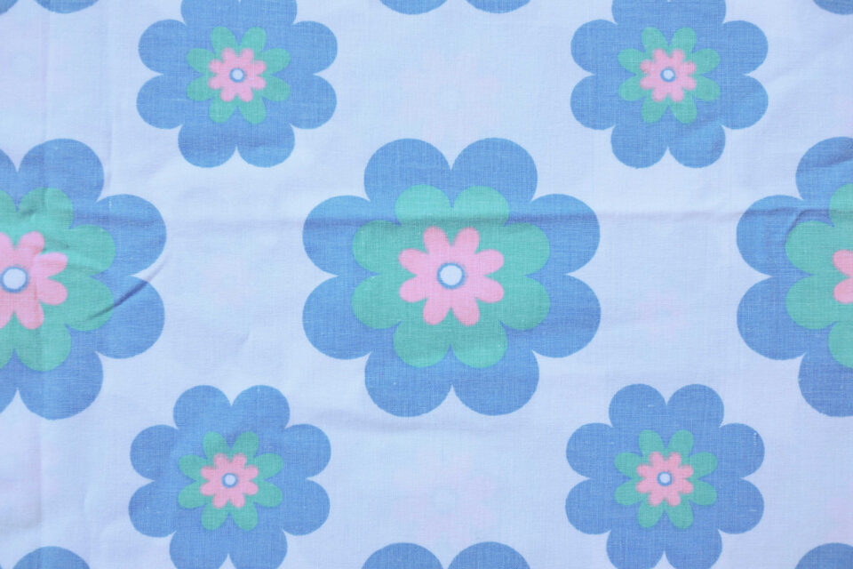 水色フローラル! 涼しげカラーのレトロファブリック 幅92cm - 画像 (2)