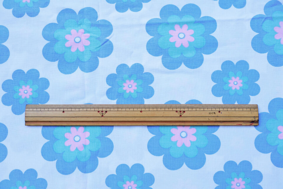 水色フローラル! 涼しげカラーのレトロファブリック 幅92cm - 画像 (4)