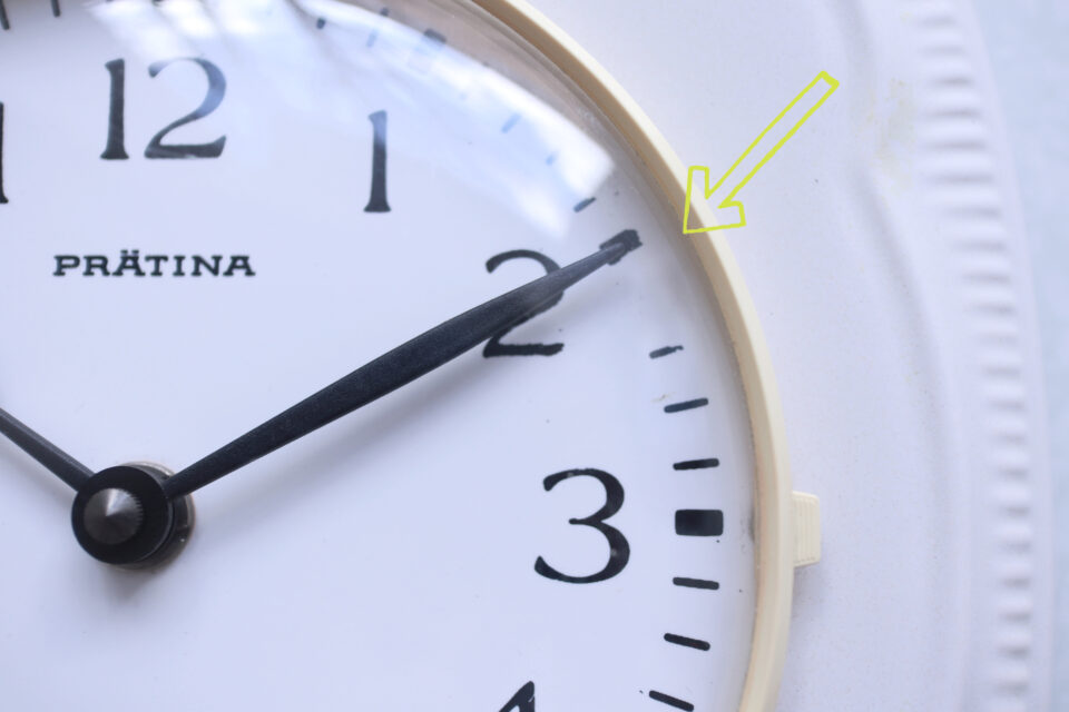ヴィンテージPRÄTINA 陶器でできた真っ白時計 - 画像 (7)