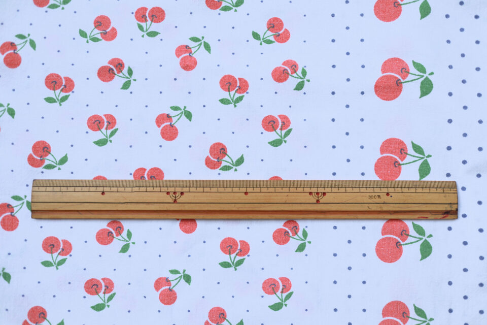 ぎっしりチェリー柄ヴィンテージファブリック 幅88cm - 画像 (5)