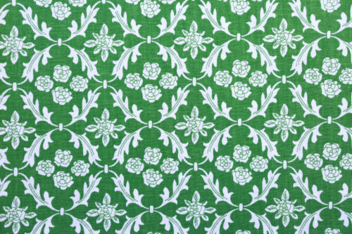 東欧レトロ クラシカルな花紋様ヴィンテージファブリック(緑) 幅130cm