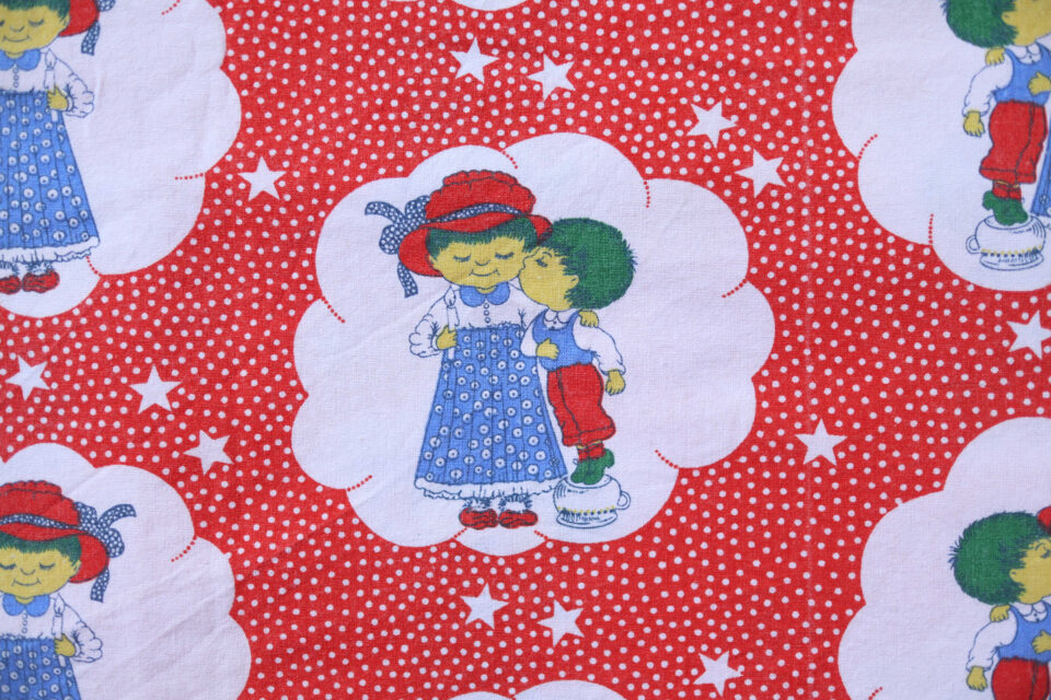 仲良しこよしな子ども柄ヴィンテージファブリック 幅95cm - 画像 (2)