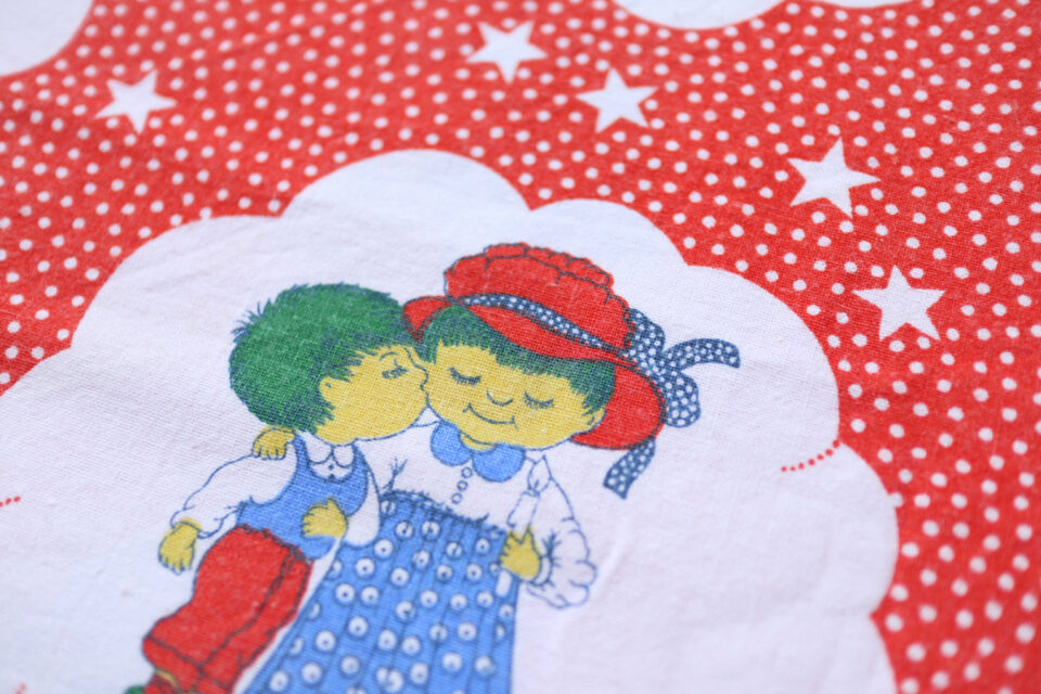 仲良しこよしな子ども柄ヴィンテージファブリック 幅95cm - 画像 (3)