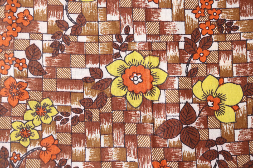 しっとり花柄ブラウン色ヴィンテージファブリック 幅75cm - 画像 (2)