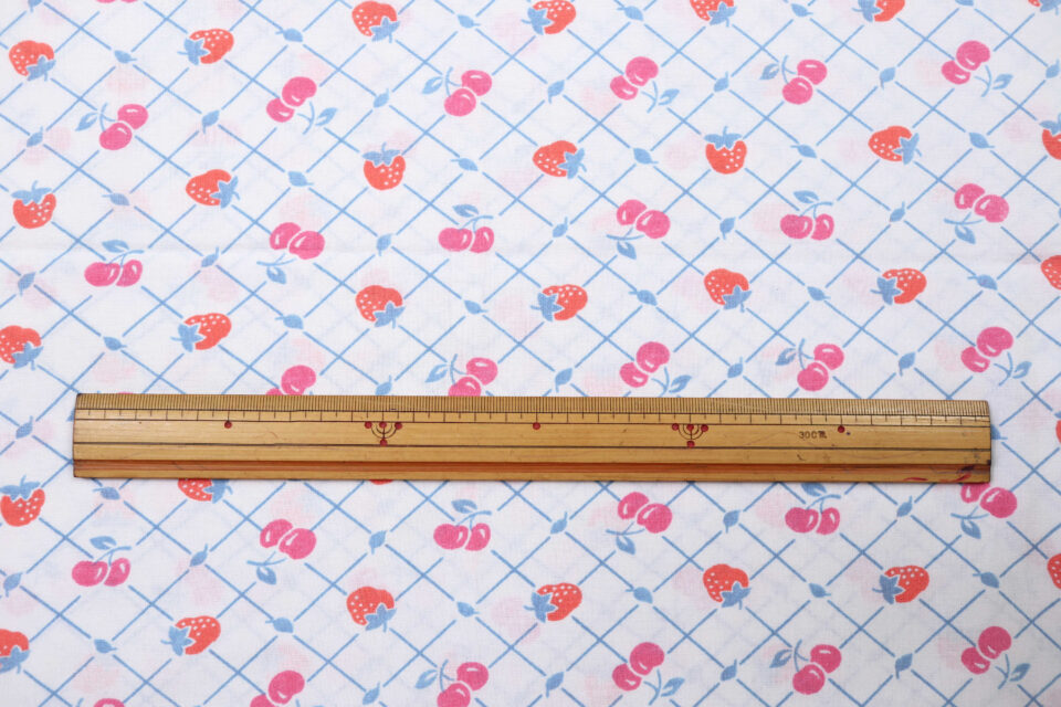 東欧RETRO 苺とさくらんぼのヴィンテージファブリック 幅75cm - 画像 (4)