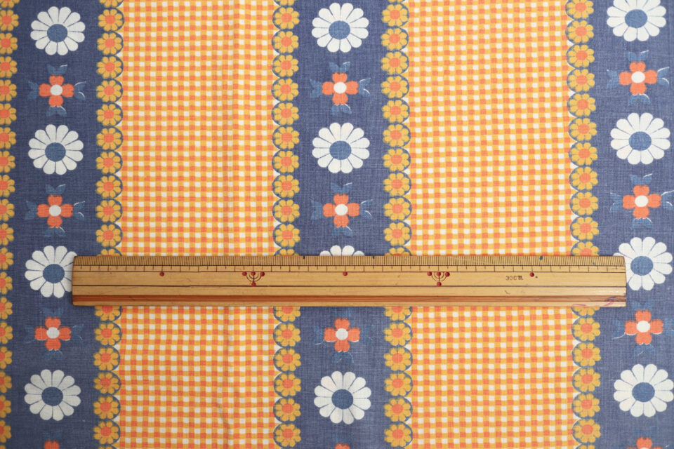 オレンジタータン花模様入りレトロファブリック 幅130cm - 画像 (4)