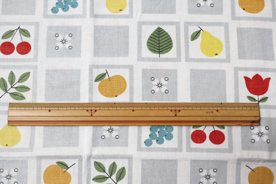 キュートなフルーツ レトロカットクロス 75cm x 140cm - 画像 (4)