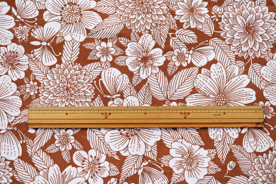 Graziela しっとり大人の花柄ヴィンテージ生地 127cm - 画像 (5)