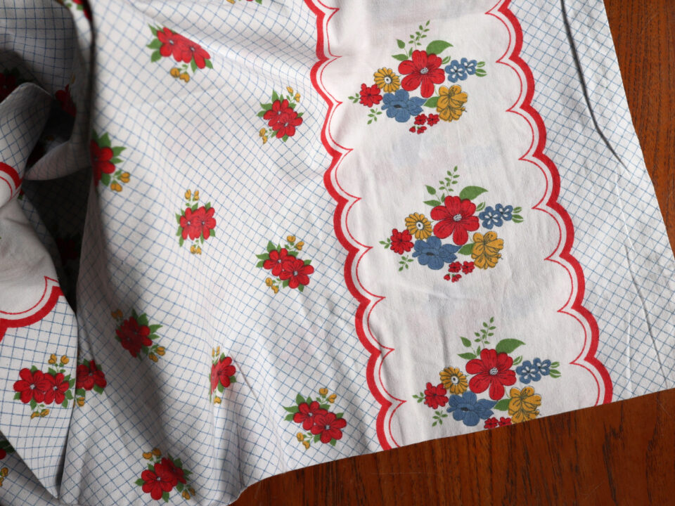 旧東ドイツ製 花模様入り 格子柄レトロファブリック 92cm