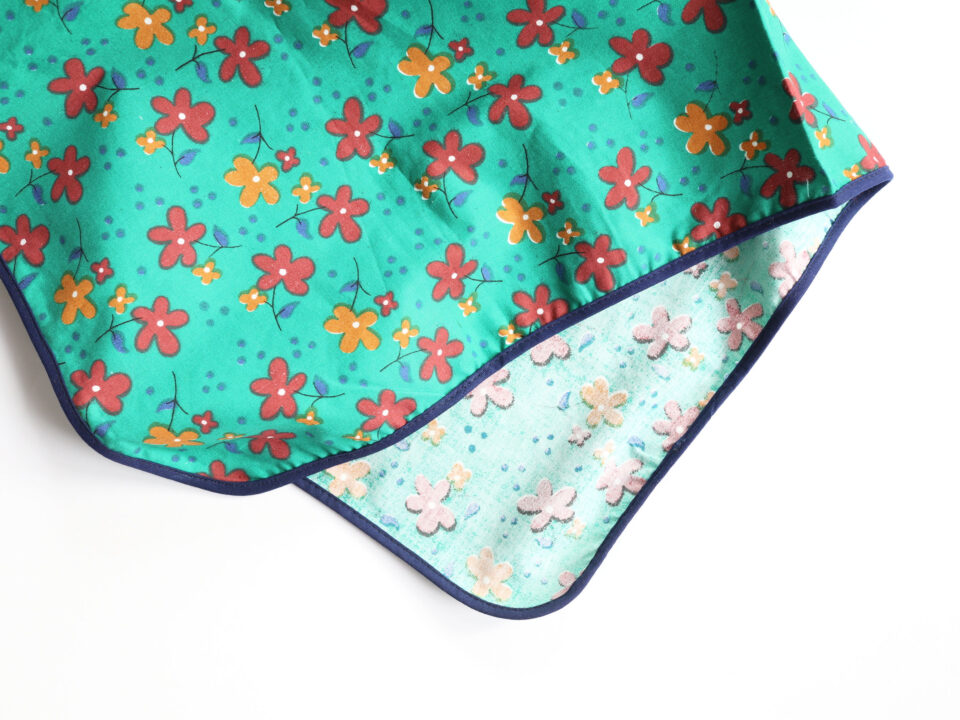 ハンド刺繍入り丸いクロスとフラワープリントクロスセット - 画像 (5)