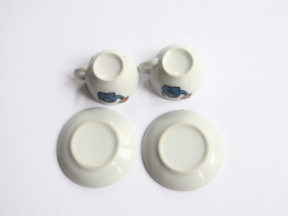 ゾウの絵柄の陶器製おままごとカップとソーサーセット - 画像 (5)