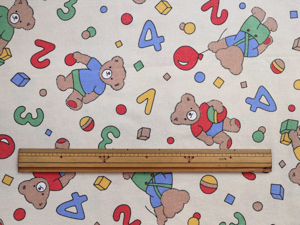 くまのイラストと数字柄 ヴィンテージファブリック 幅90cm - 画像 (4)