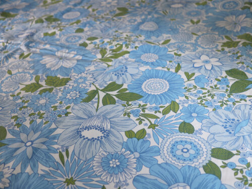 フランスで見つけたブルー花柄ヴィンテージファブリック 幅120cm