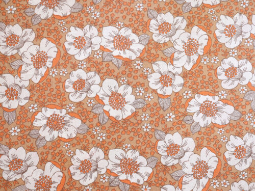 ベージュ系ヴィンテージのフラワープリントファブリック 幅125cm