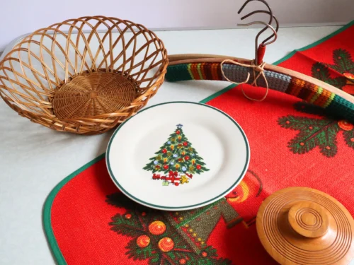 ビンテージ ディスプレイ雑貨セット IKEAプレート・かご・ハンガー他