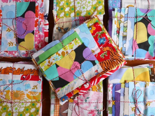 ヴィンテージファブリックはぎれお楽しみセット200g＋ボタン＋テープ